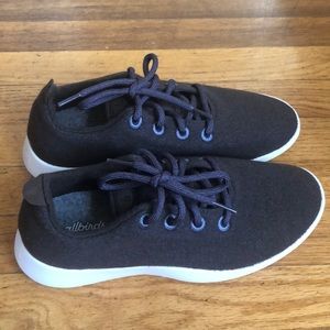 Never Worn Brown Allbirds Women’s Wool Runners